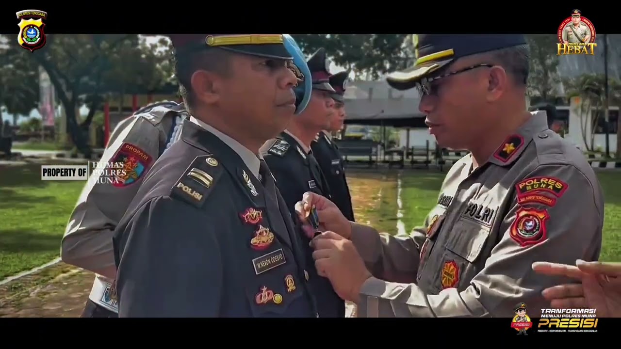 Upacara penganugerahan tanda kehormatan satyalancana pengabdian kepada personel polres muna