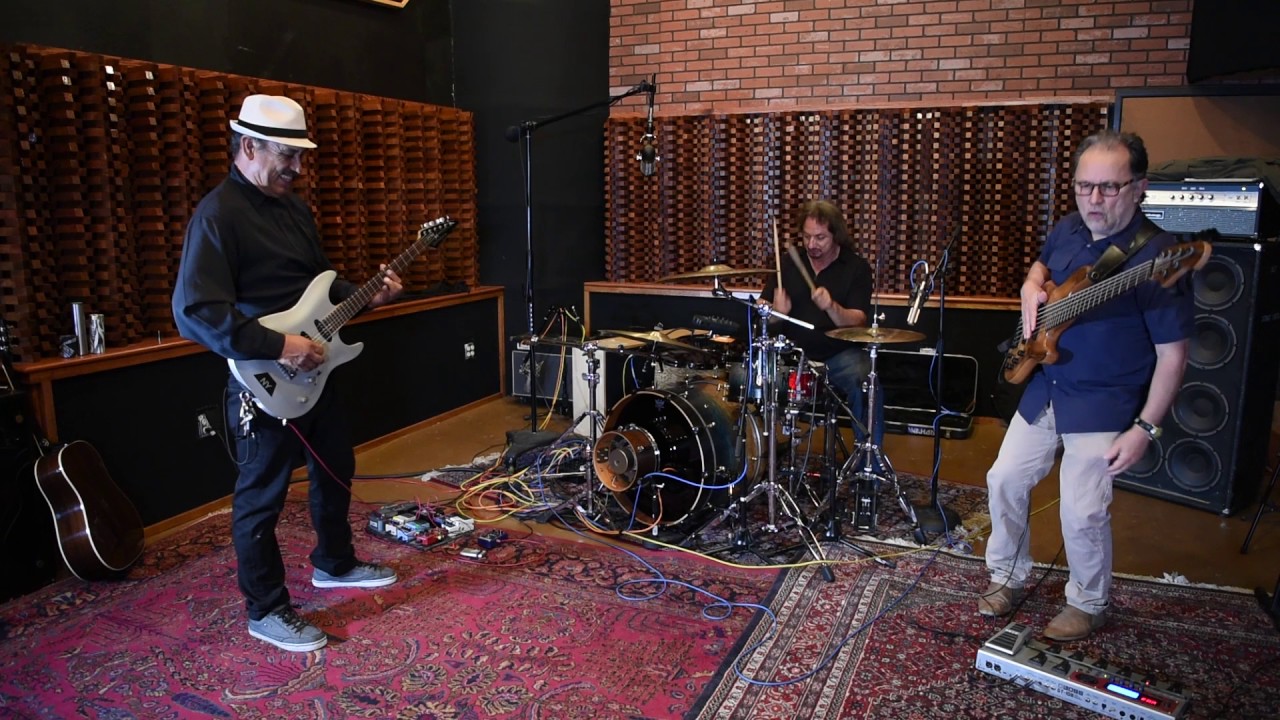 Neto angulo ,Lalo Carrillo , Ronnie Ciago Costa Mesa Recording Studios