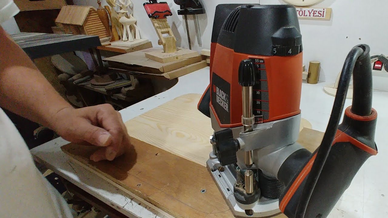Hobicilikte Freze Kullanmak .  milling grooves in a round board