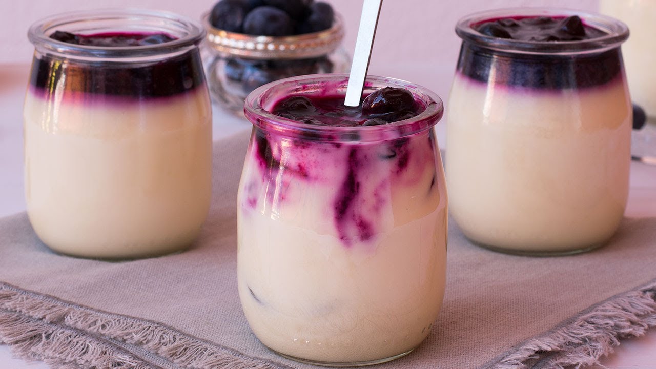 Panna cotta de limón y arándanos sin gelatina