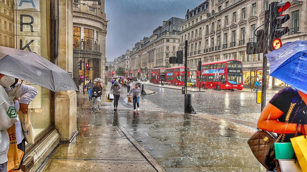 Central London Behind the Scenes | Exploring Side Streets | London Rain Walk - August 2021 [HDR]
