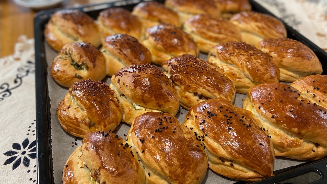 Это САМЫЙ ВКУСНЫЙ, который я когда-либо ел! Каждый может сделать этот слоеный хлеб