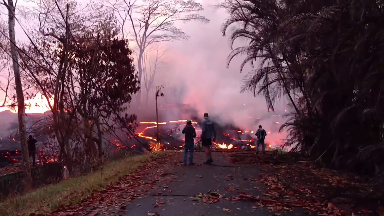 Kilauea eruption in Leilani Estates New Lava Flow 5:32 AM May 22, 2018 Kahukai