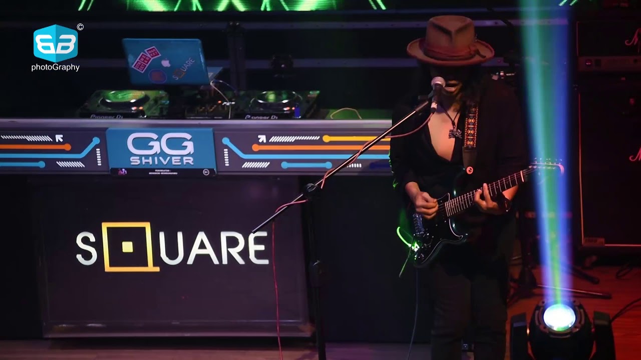 Gugun Blues Shelter - Pesawat Tempur (Cover) (Live) at Square Club Batam | 27 September 2019