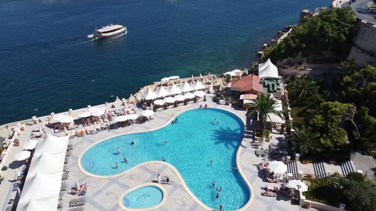 Captivating Elegance: Grand Hotel Excelsior's Signature Event Venues