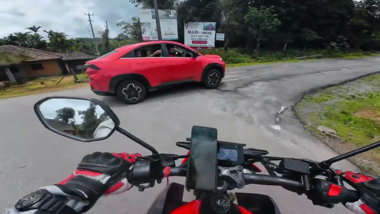Finally reaching Kavledurga Fort | Honda CB300F | Best scenic Mountain Roads 