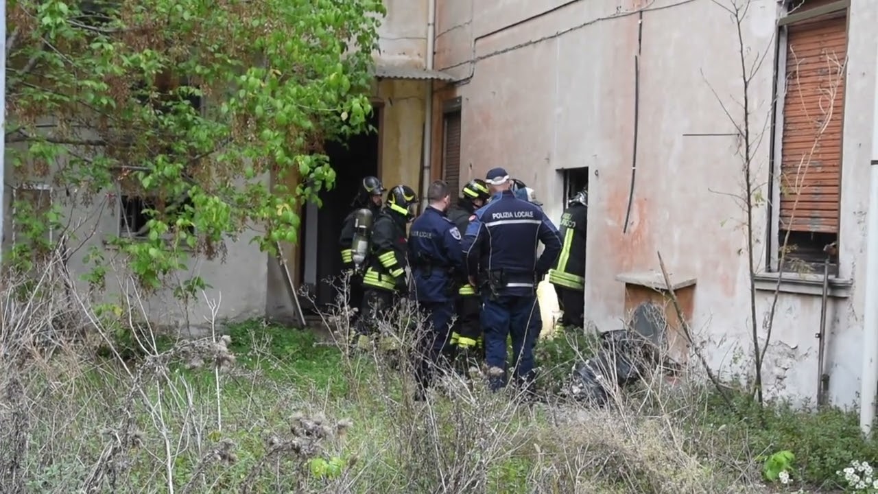 Vigevano: incendio in un edificio abbandonato di corso Pavia