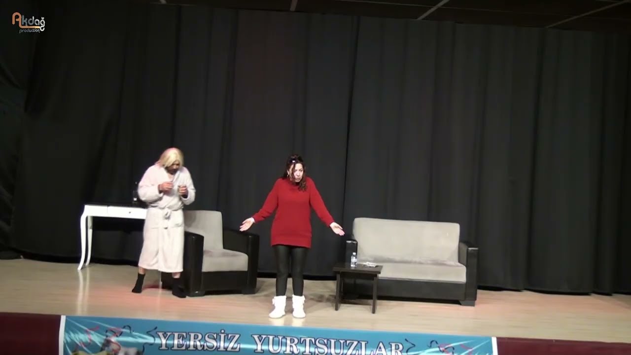 bir çorabın ıslanması tiyatro