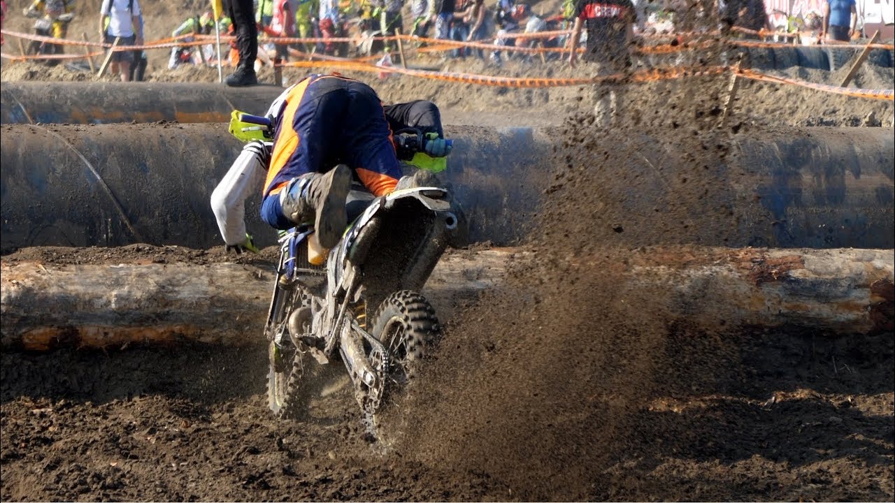 Hard Enduro | Red Bull 111 Megawatt | Legendary High Pipes