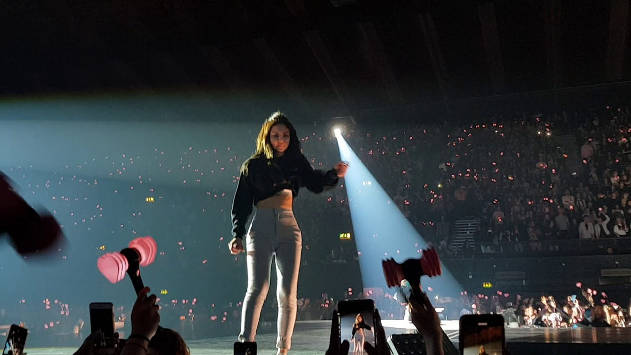 BLACKPINK - DDU-DU DDU-DU Remix - SSE Wembley Arena