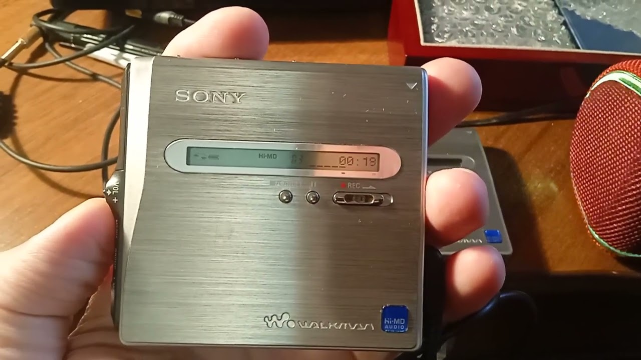 Hi-MD Sony Walkman MZ-NH1 демонстрация работы рекордера. Обзор модели 2004 года выпуска.