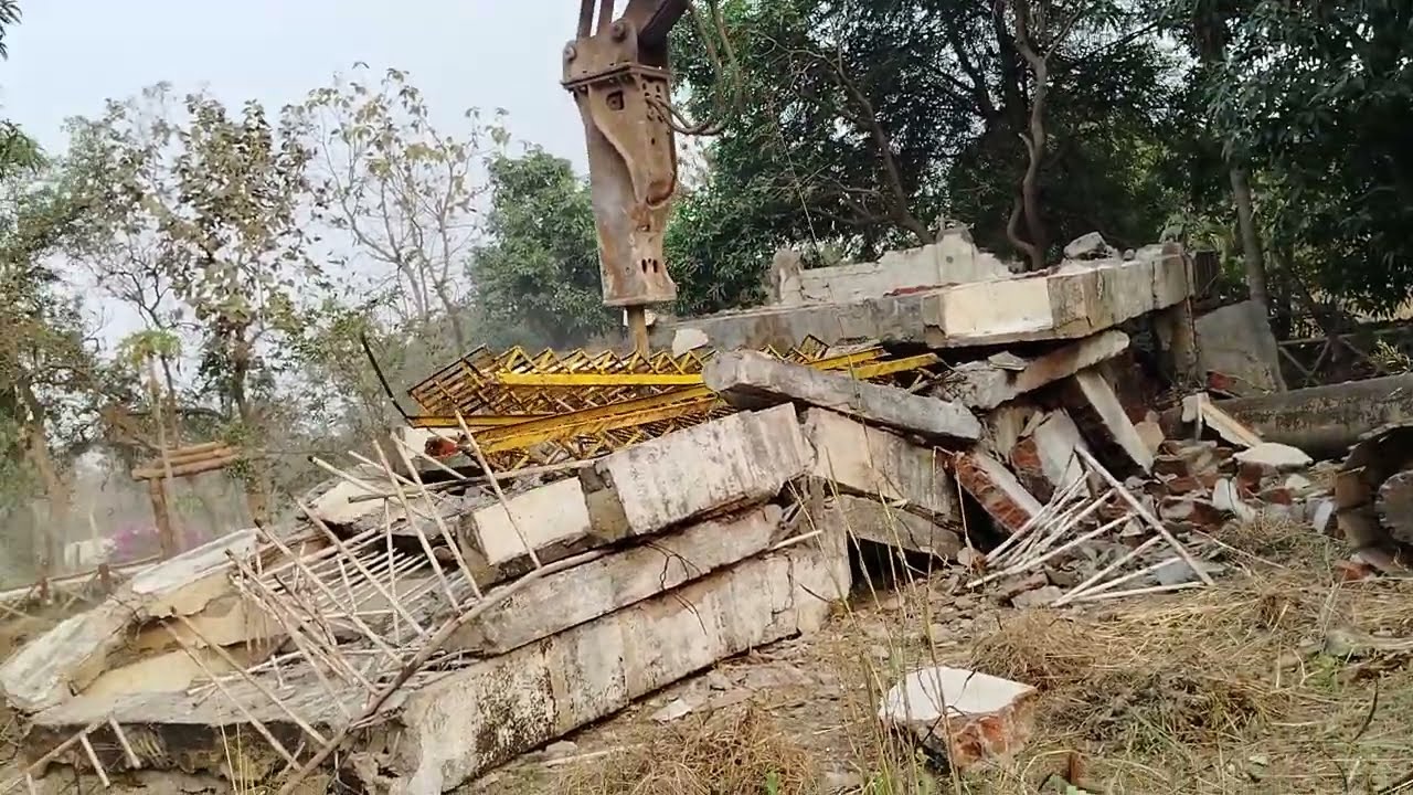 Tata motors machine excavator work labour video support ac tata machine New 