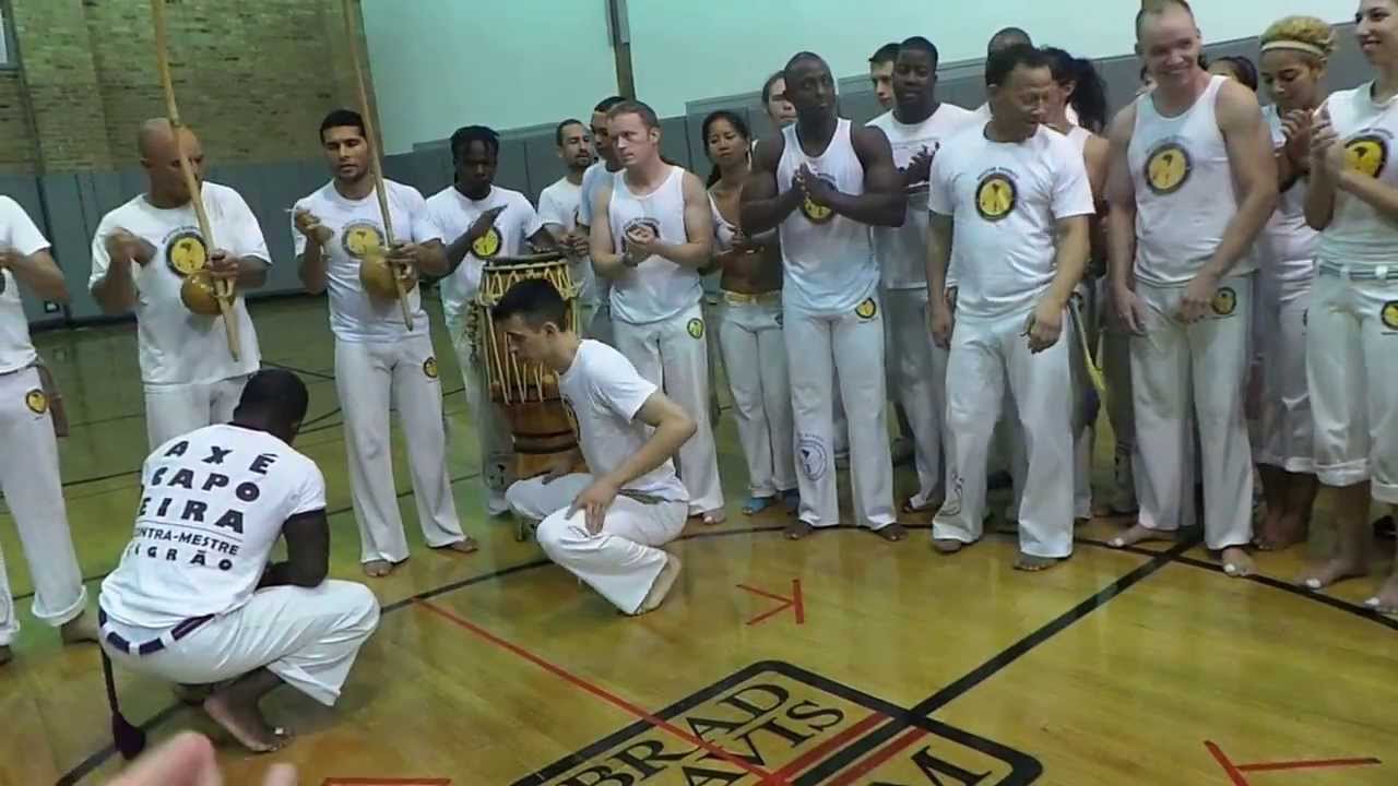 Axé capoeira chicago batizado 2013