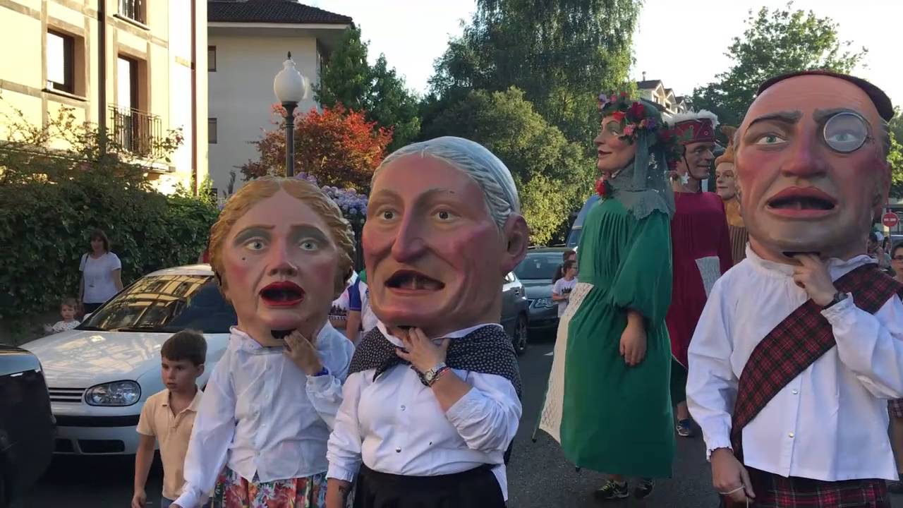 Bidasoako Erraldoiak en fiestas de Urdanibia-Berri (Irún) 15 de julio de 2016