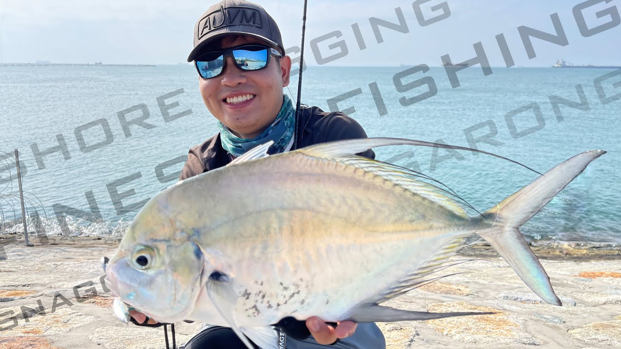 Tanah Merah Coast Road Fishing - Shore Jigging | Finesse Fishing | Garong | Snagging Technique