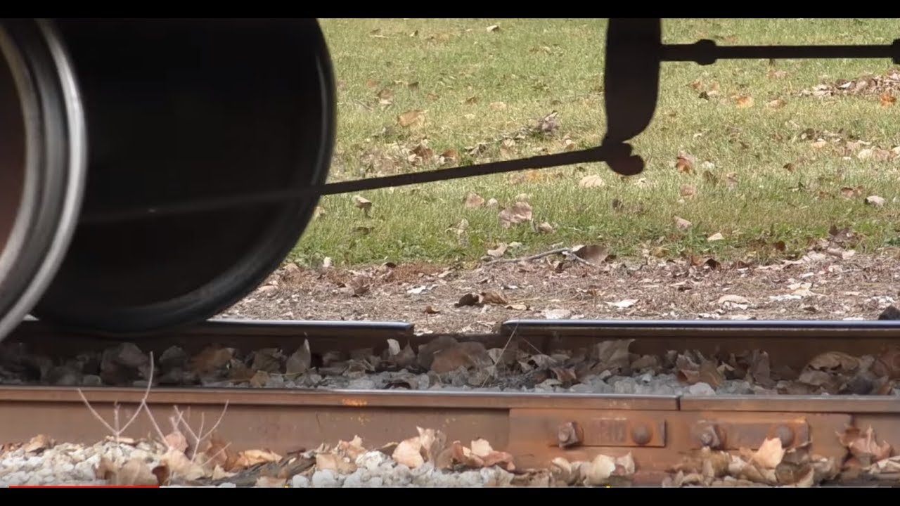 Train walks over broken rail ND&W Railroad