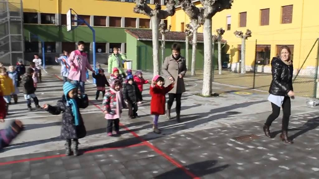 LAUTADA IKASTOLA Flash Mob Kredituak