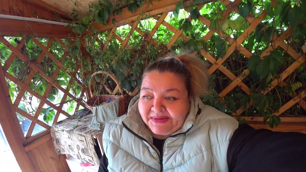 ДАЧНЫЙ ВЛОГ/УМЯЛИ АРБУЗ ЧТО ВЫРОС/ВОТ ЧТО ЗНАЧИТ ЗАБРОСИТЬ ДАЧУ НА 2 НЕДЕЛИ/СОБРАЛИ ОСТАТКИ УРОЖАЯ