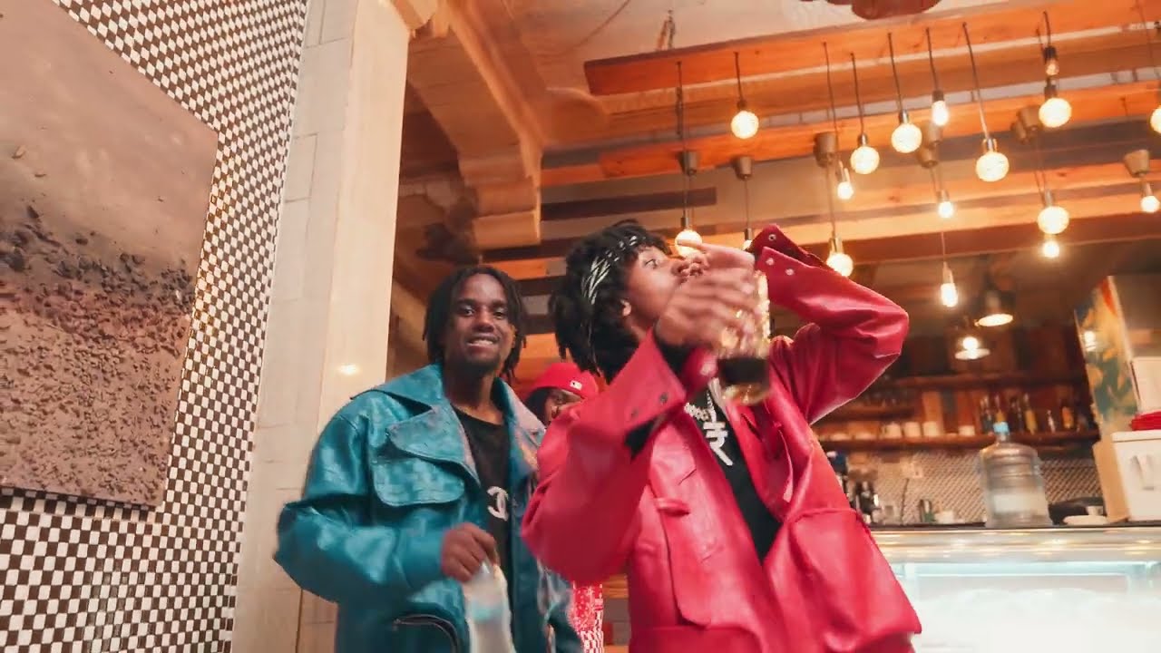 Jumpy Boyz_-_MFITE UBWOBA ft Papa Cyangwe (Official Video)