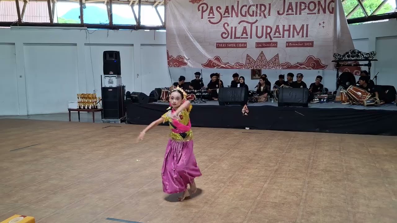 Live music gamelan&ldquo;jaipong Silaturahmi&rdquo; &ndash; Zia Performance, Sanggar Tisasora (Koreografi: Dinar Inay)
