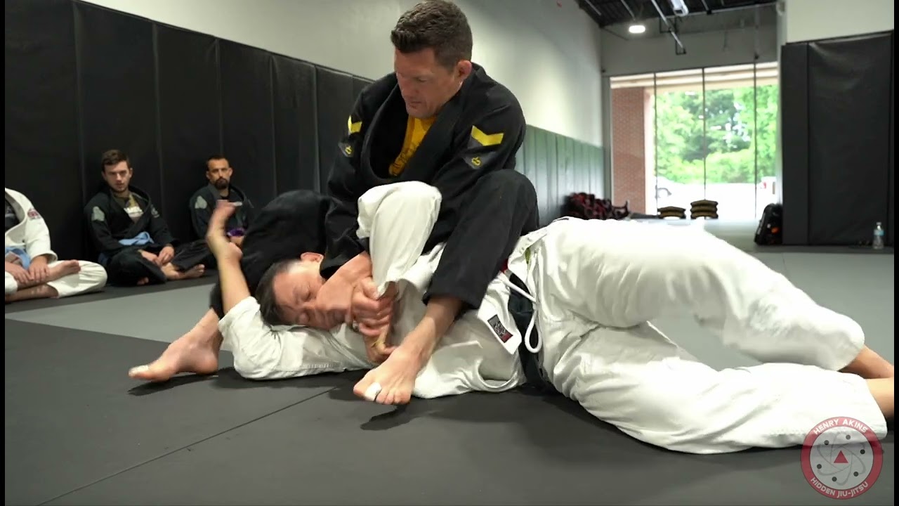 (micro-detail) Defending The Armlock Stepover