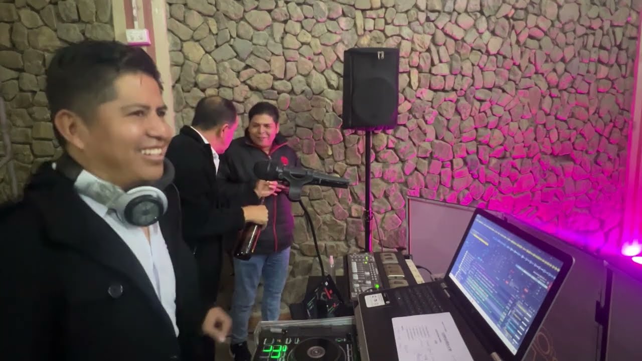 Cumpleaños # 90 Av. Blanco Galindo