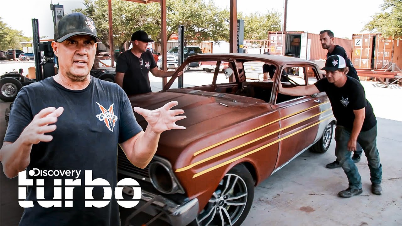 Trabajando en un Ford Falcon muy destruido| Máquinas renovadas | Discovery Turbo
