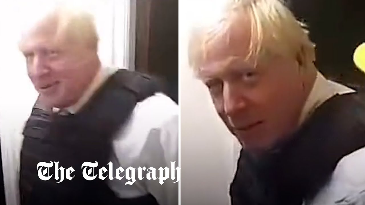 Boris Johnson joins police for south London drugs raid