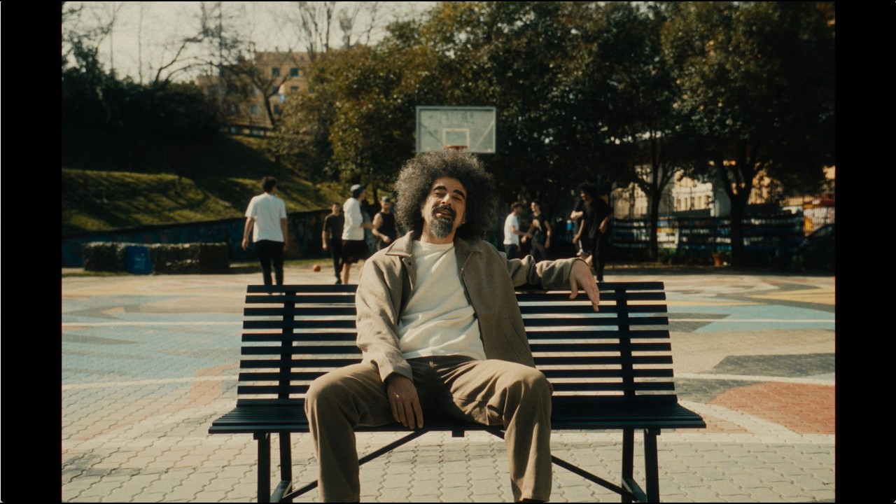 CAPAREZZA - COME LA MUSICA ELETTRONICA (Official Video)