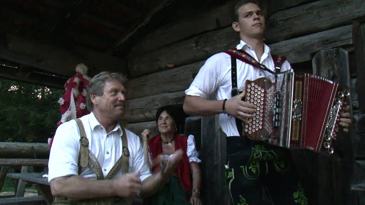 Auf zum Terrassenfest gespielt von Richard Winkler -Aufgenommen im Holzknechtmuseum Ruhpolding-