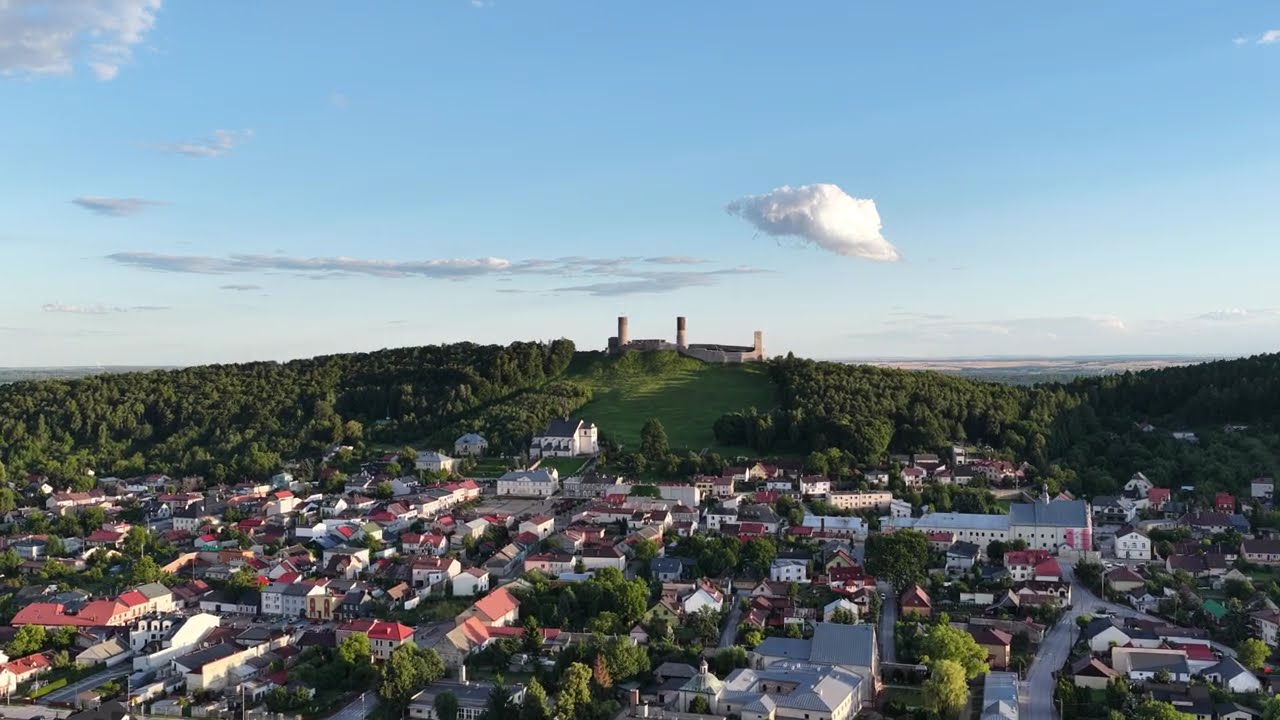 Chęciny Zamek Kr&oacute;lewski Lato  2025 z Drona