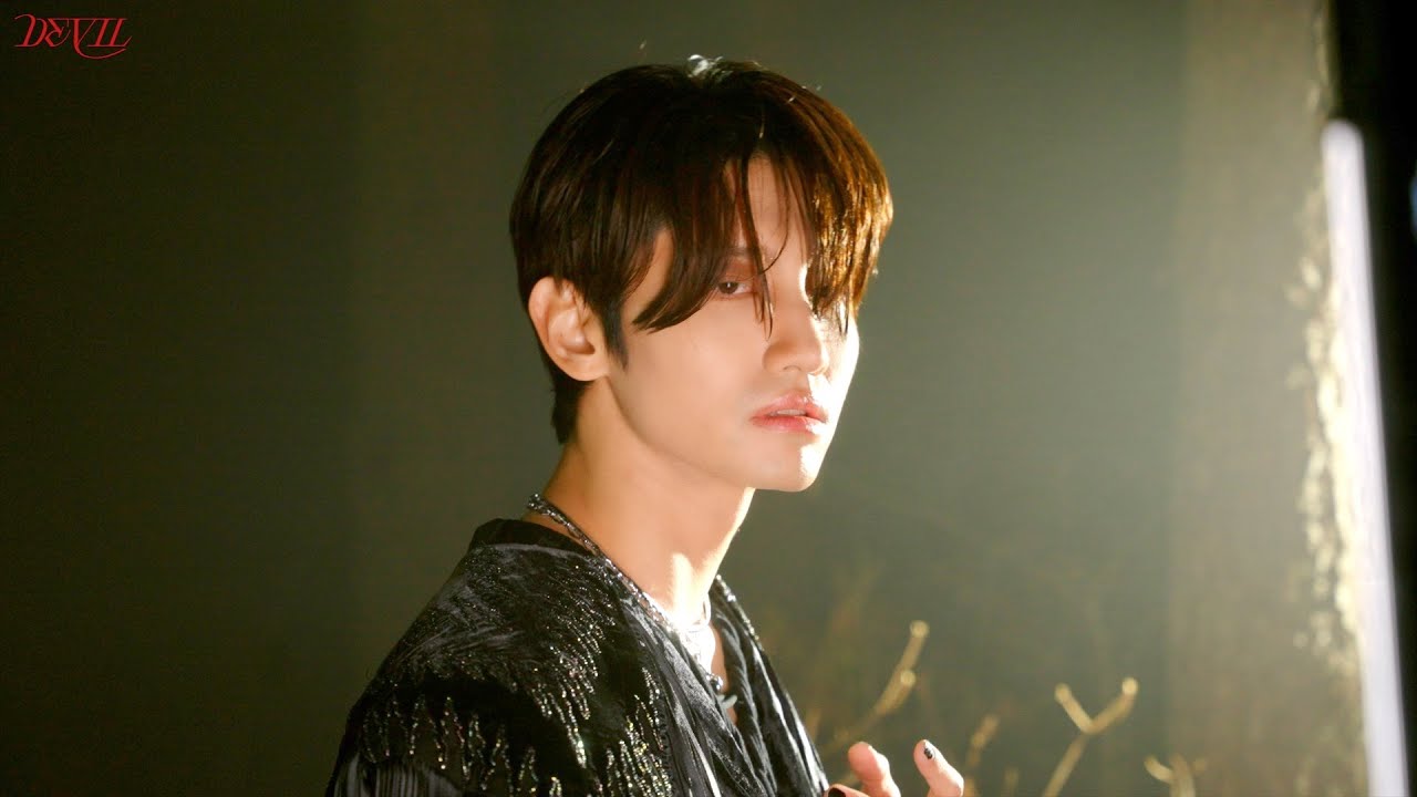'Devil' MV Behind l MAX CHANGMIN 최강창민