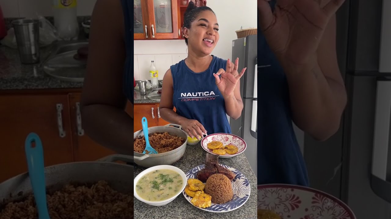 Deliciosas sopas de pescado con su arroz de coco frito😍🐟🥥🏝