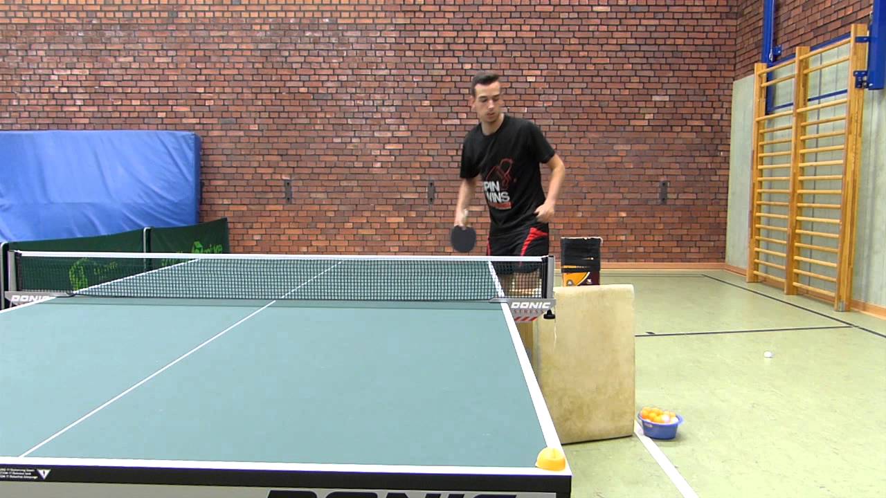3 Vorhandaufschläge parallel die Linie herunter aus der Rückhandseite   Tischtennis Helden