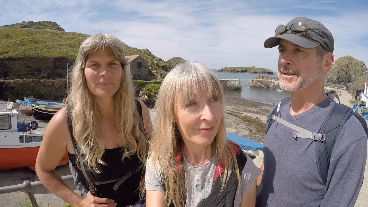 Mullion Cove to Loe Bar - Coastal Hike Cornwall