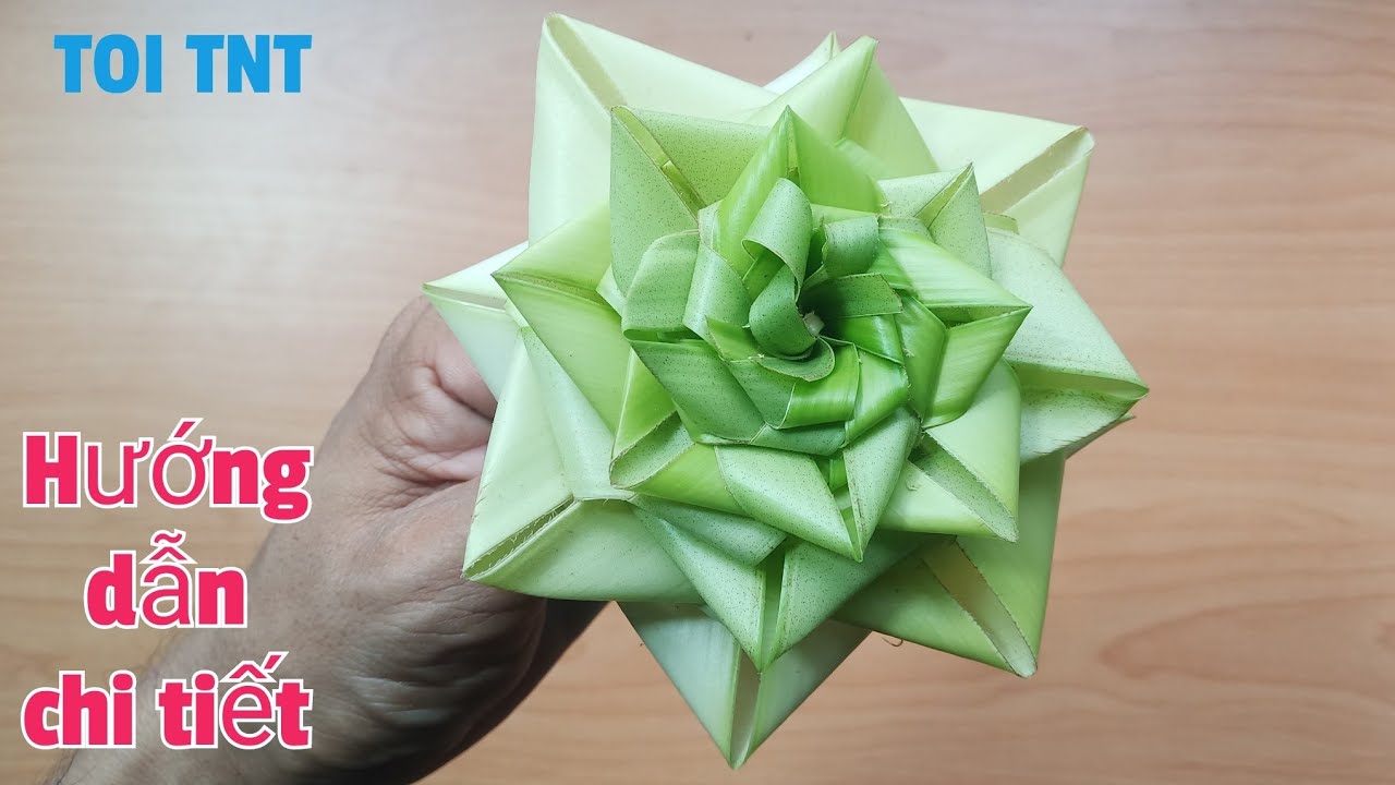 Hướng dẫn chi tiết cách làm hoa hồng bằng lá dừa/ How to make roses with coconut leaves.
