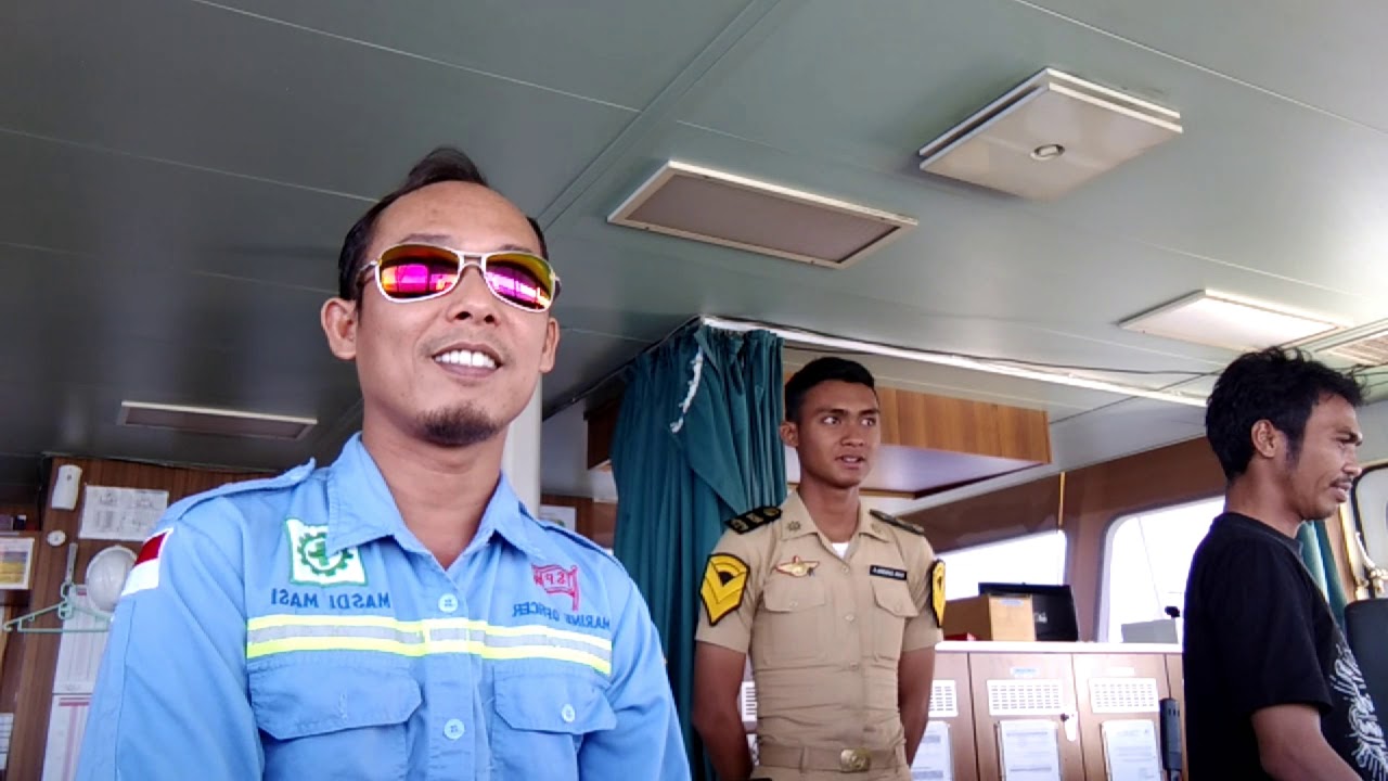 27.Cadet Ngajarin perwira belajar menghitung.