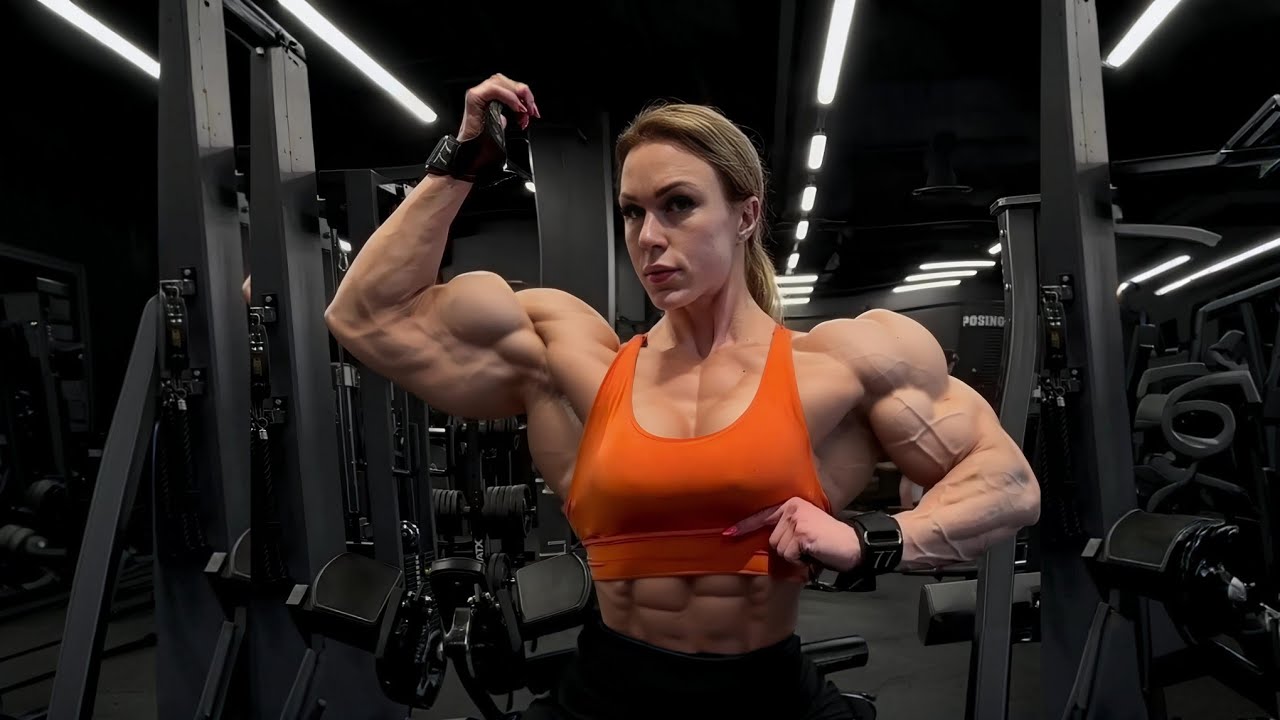 Профессиональная бодибилдерша IFBB Паула Ранта
