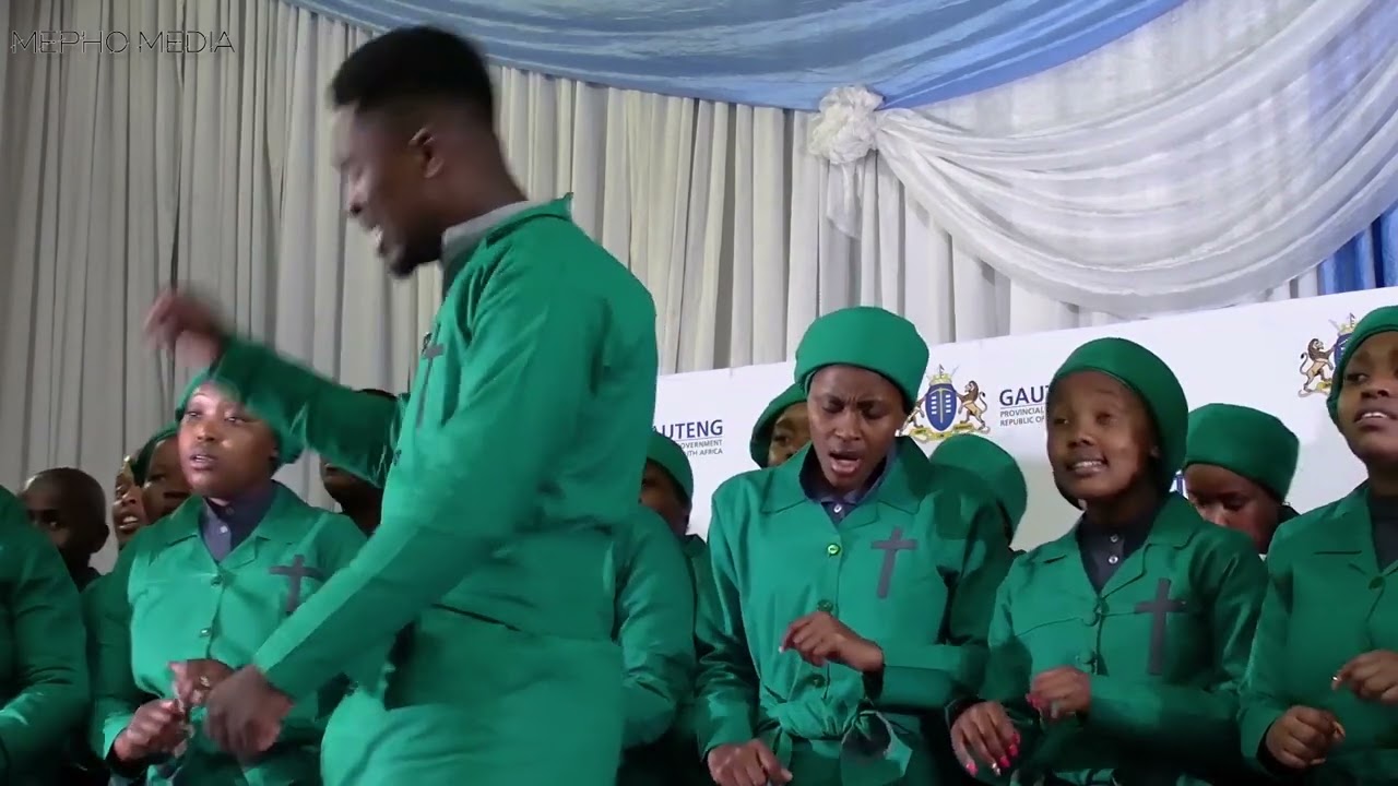 Insindiso Yobukrestu Mass Choir // Yiba nofefe (Live performance)