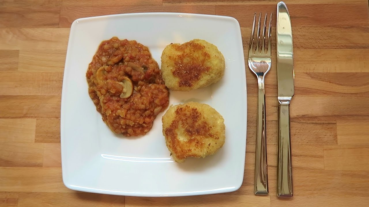 KOTLETY ZIEMNIACZANE Z SOSEM Z SOCZEWICY NA OSTRO