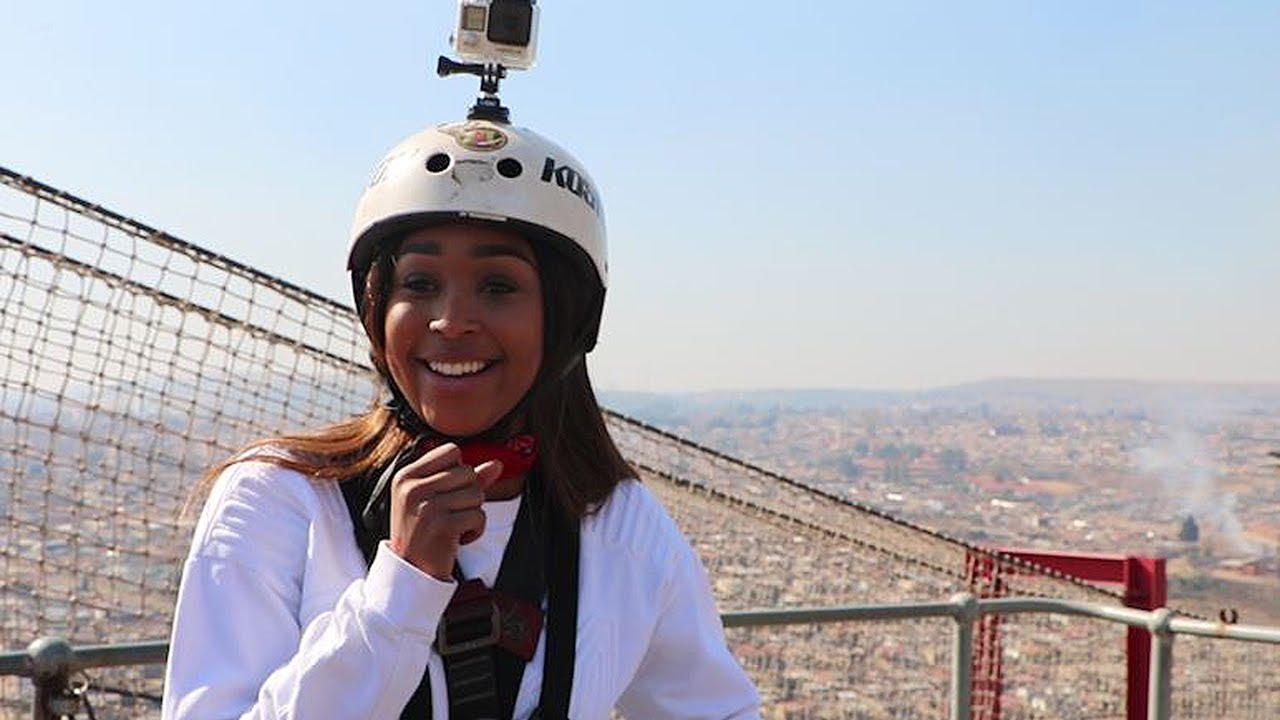 WATCH: Minnie Dlamini takes the plunge off Orlando Towers