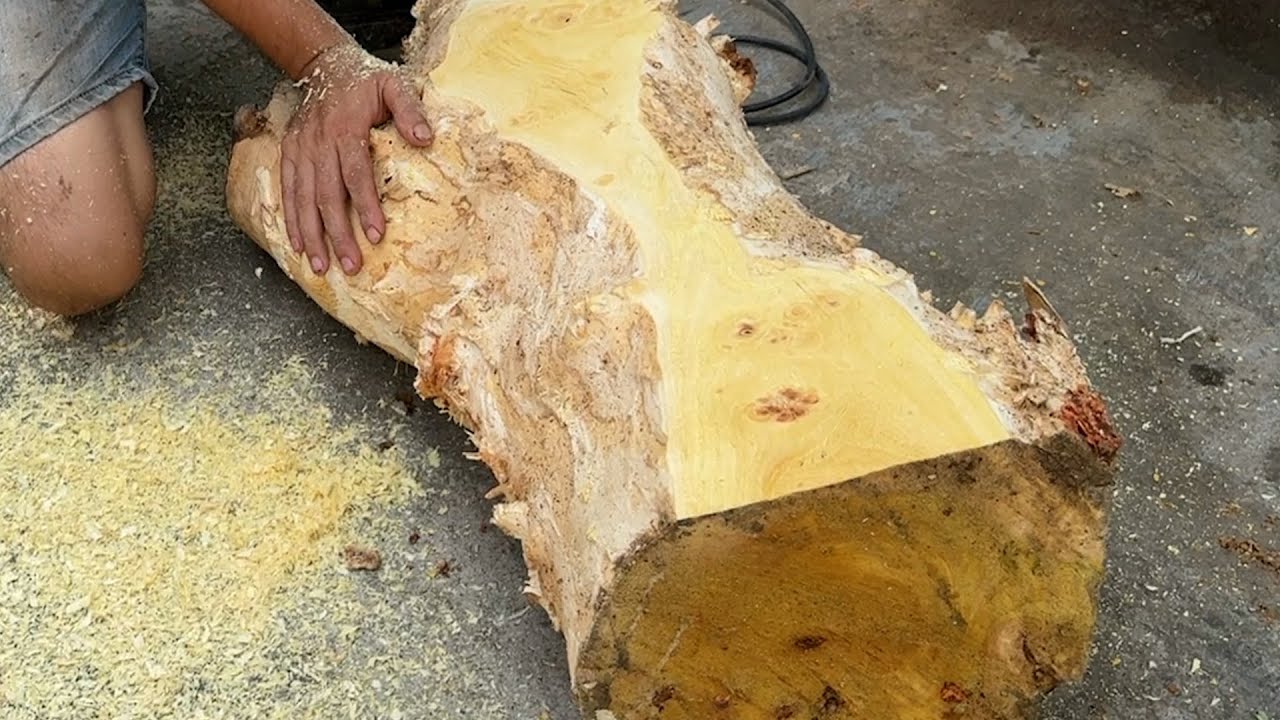 Witness the Miracle! Redwood & Yellowwood Transformed into an Unprecedented Hybrid Table!