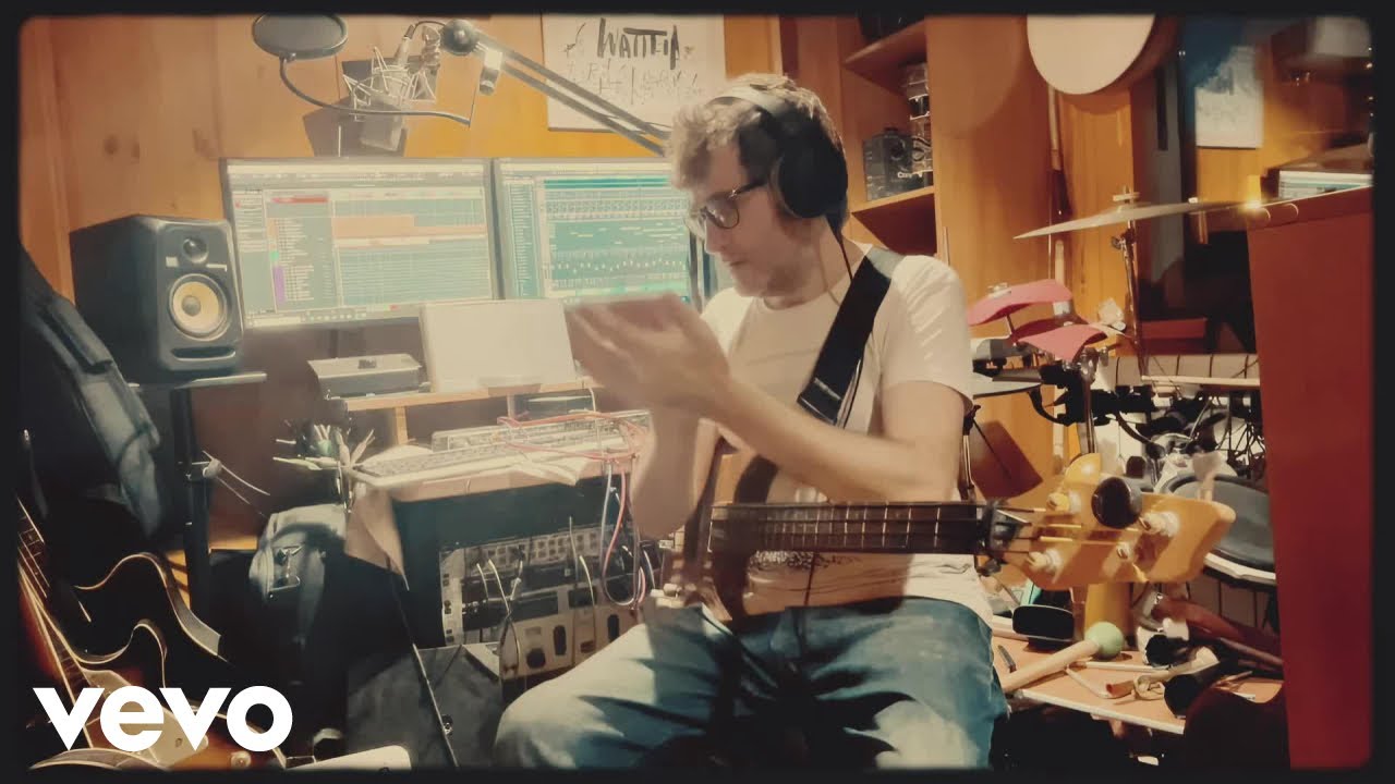 Oriol Watteria - Dale fuerte al tambor (Official Music Video)