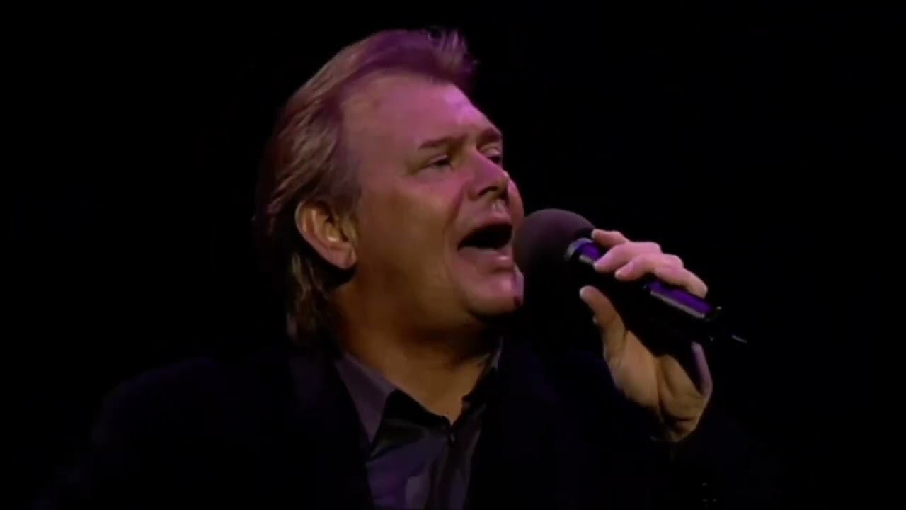 John Farnham's Hilarious Onstage Antics and Audience Interaction