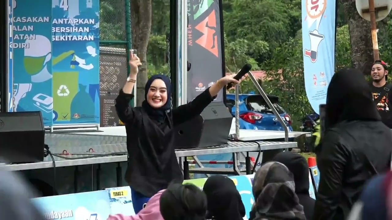 Chombi - Sayunk I Love You ( Live ) Karnival Keluarga Sihat Sek U5 Shah Alam | 13 November 2022