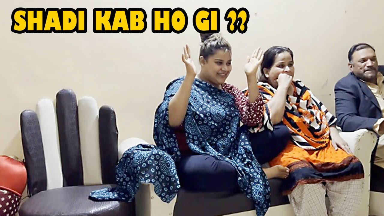SHADI KAB HO GI 🤭? OR BARISH MAI BANAY PAKORAY 😋😍