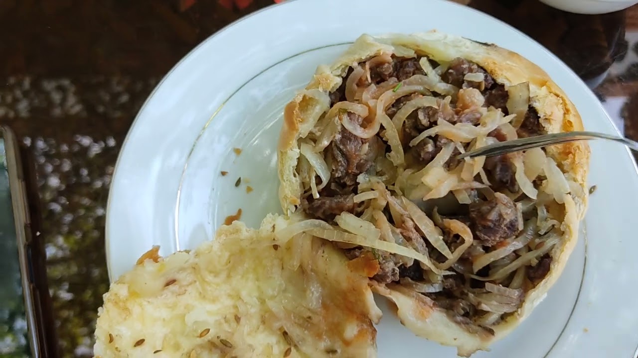 Джизакская самса, А что внутри. Джизак, Узбекистан. Inside Somsa Jizzakh, Djizakh, Uzbekistan.