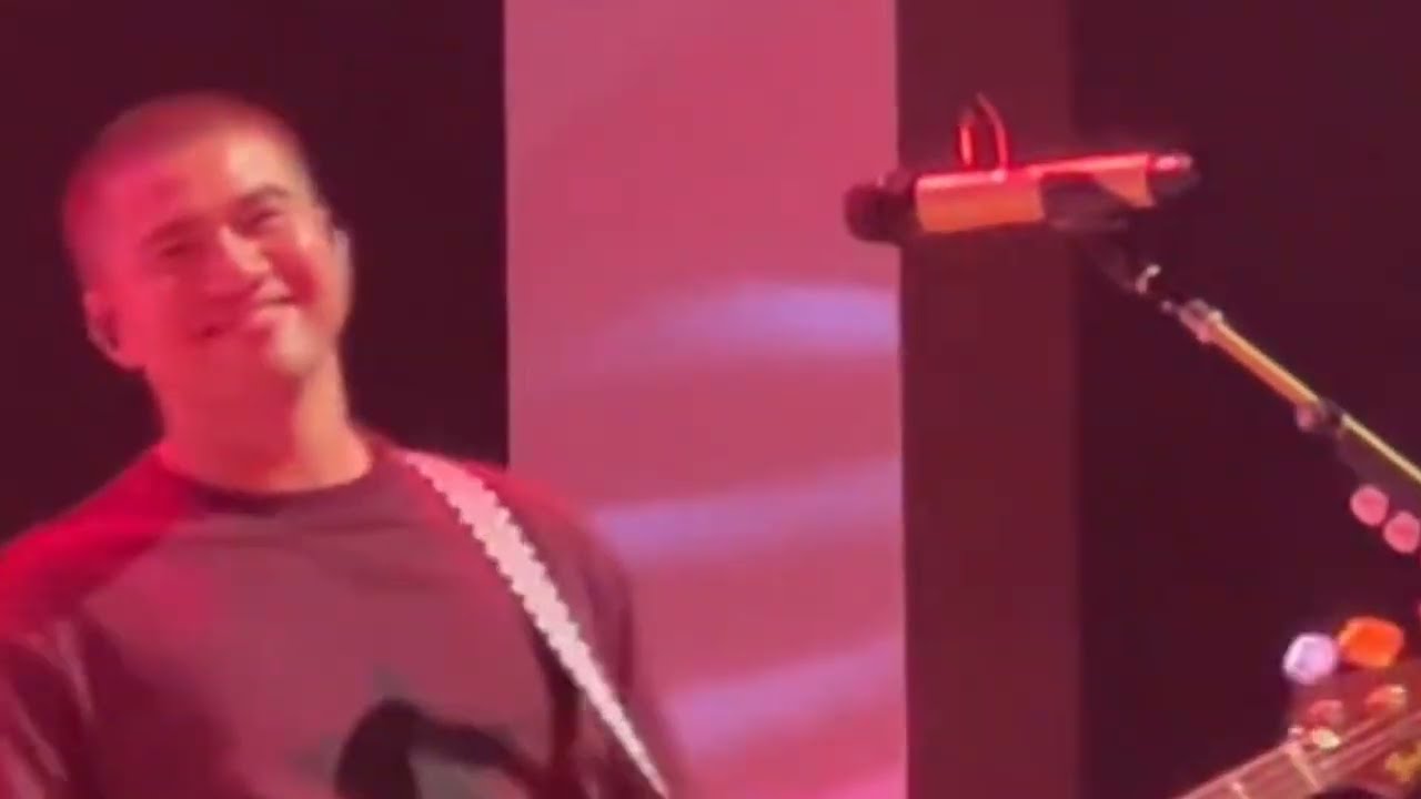 Heartbreak Girl - The 5SOS Show (Uncasville) 