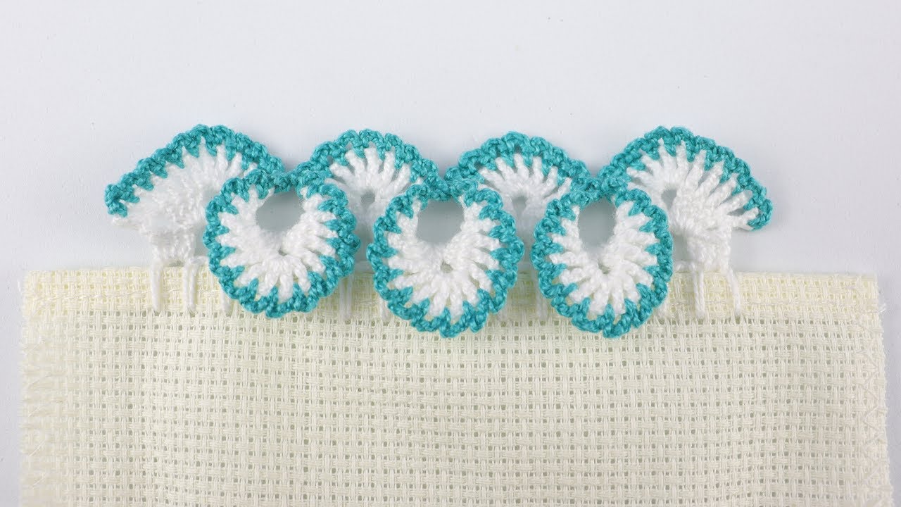 PUNTILLA DE CROCHET AZUL