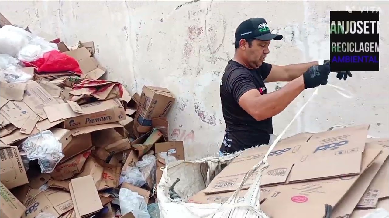 reagindo o  papelão